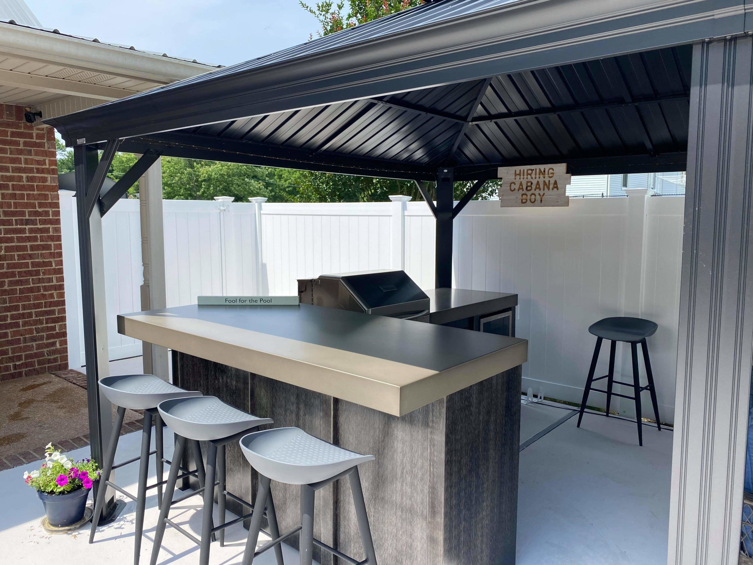 Outdoor kitchen bar with seating